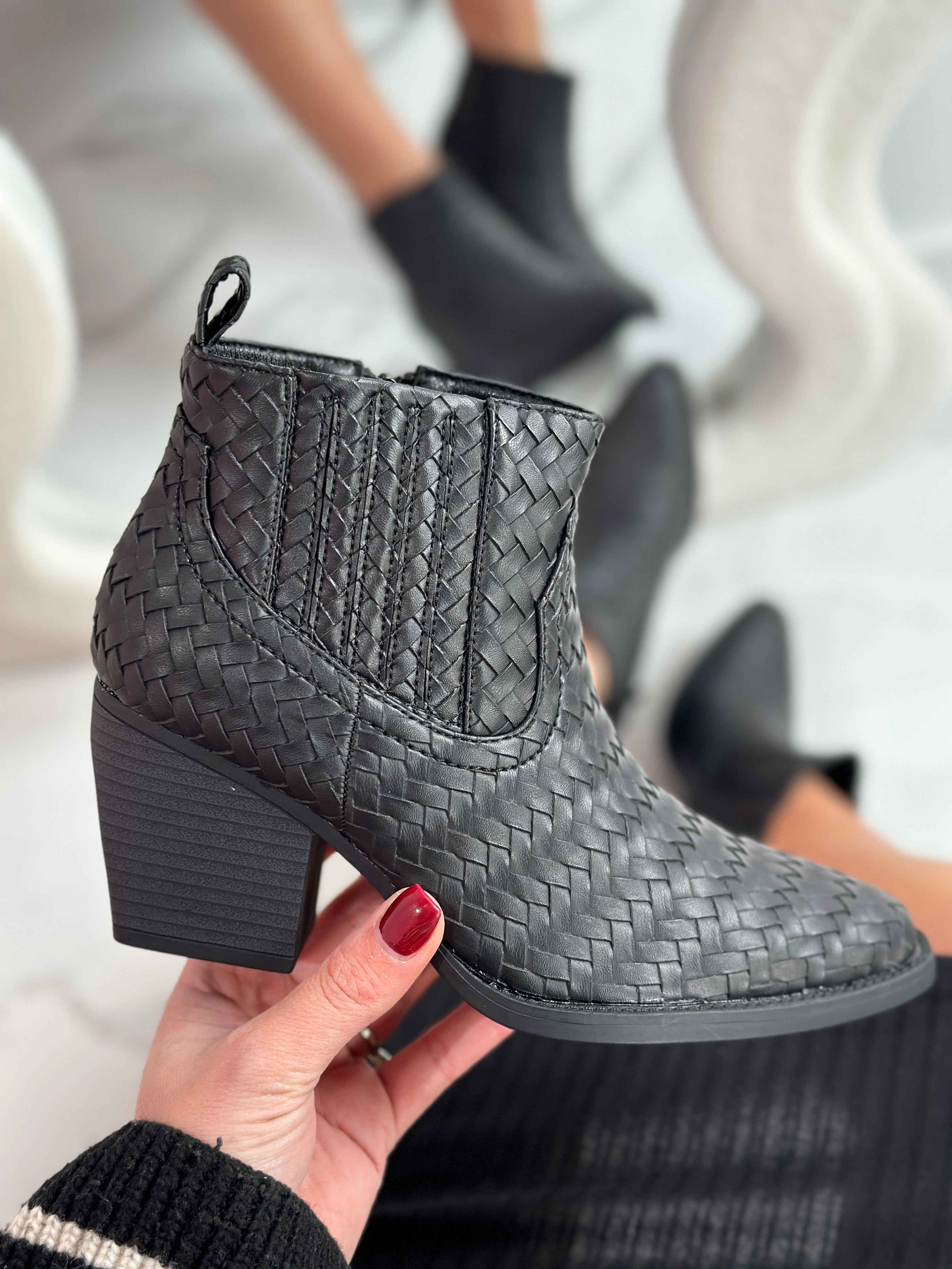 Czarne Niskie Buty Kowbojskie